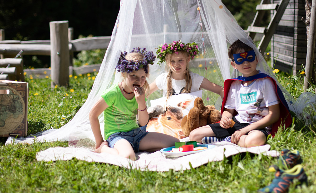 Sommerurlaub mit Kindern auf der Alm im Berghaus Schröcken